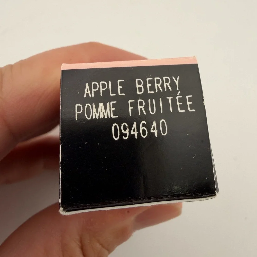 Mary Kay Gel Semi-Shine Lipstick 0.13oz Apple Berry‎ New NIB 094640